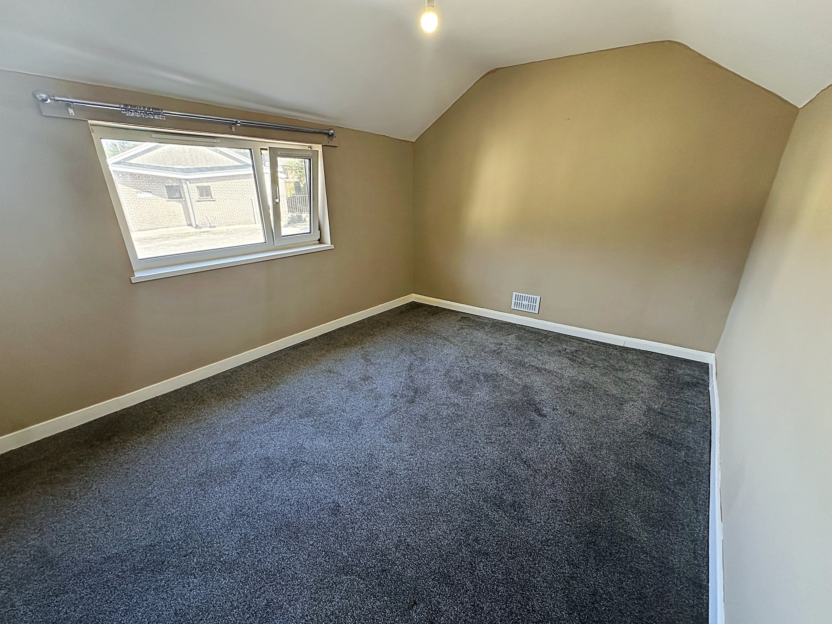 Neath Road, Resolven, SA11, photo 11