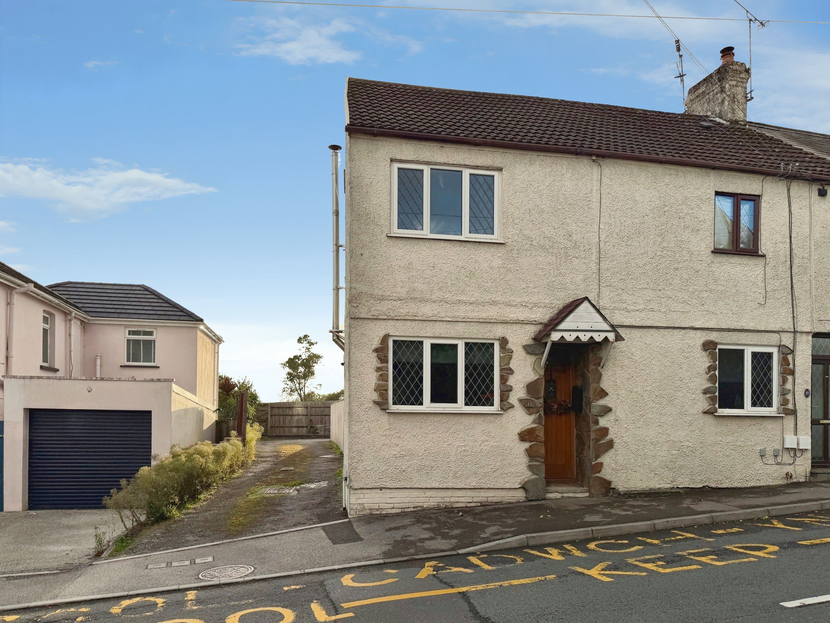 Heol Eglwys, Pen-Y-Fai, CF31