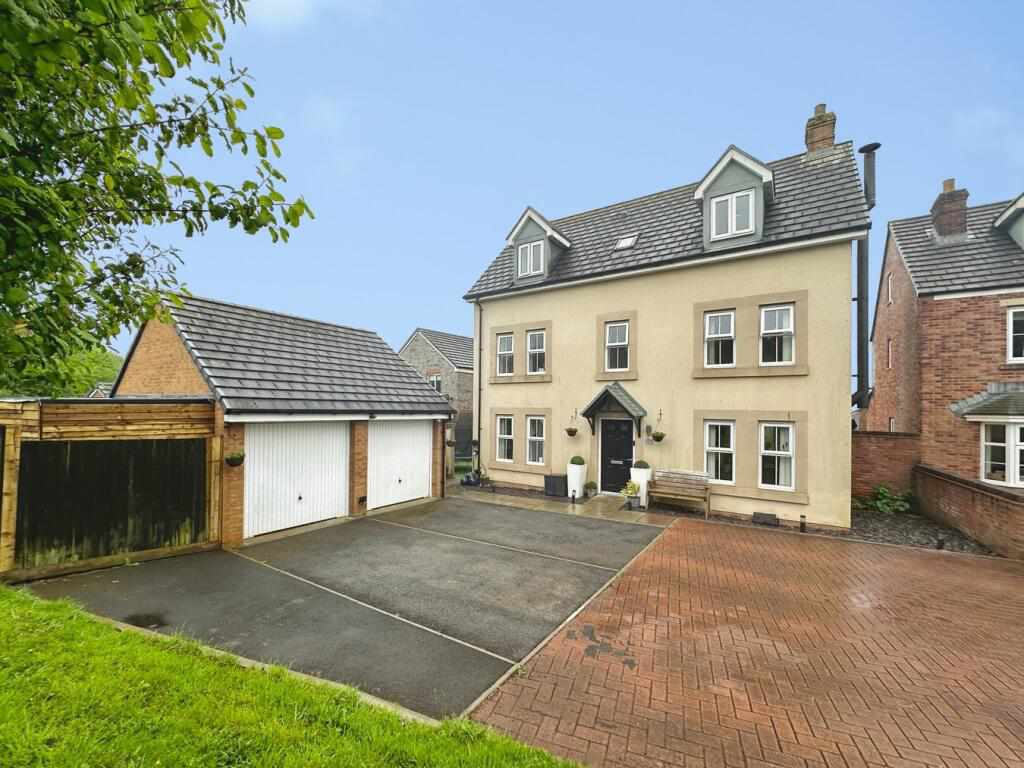 Cae Rhedyn, Coity, CF35