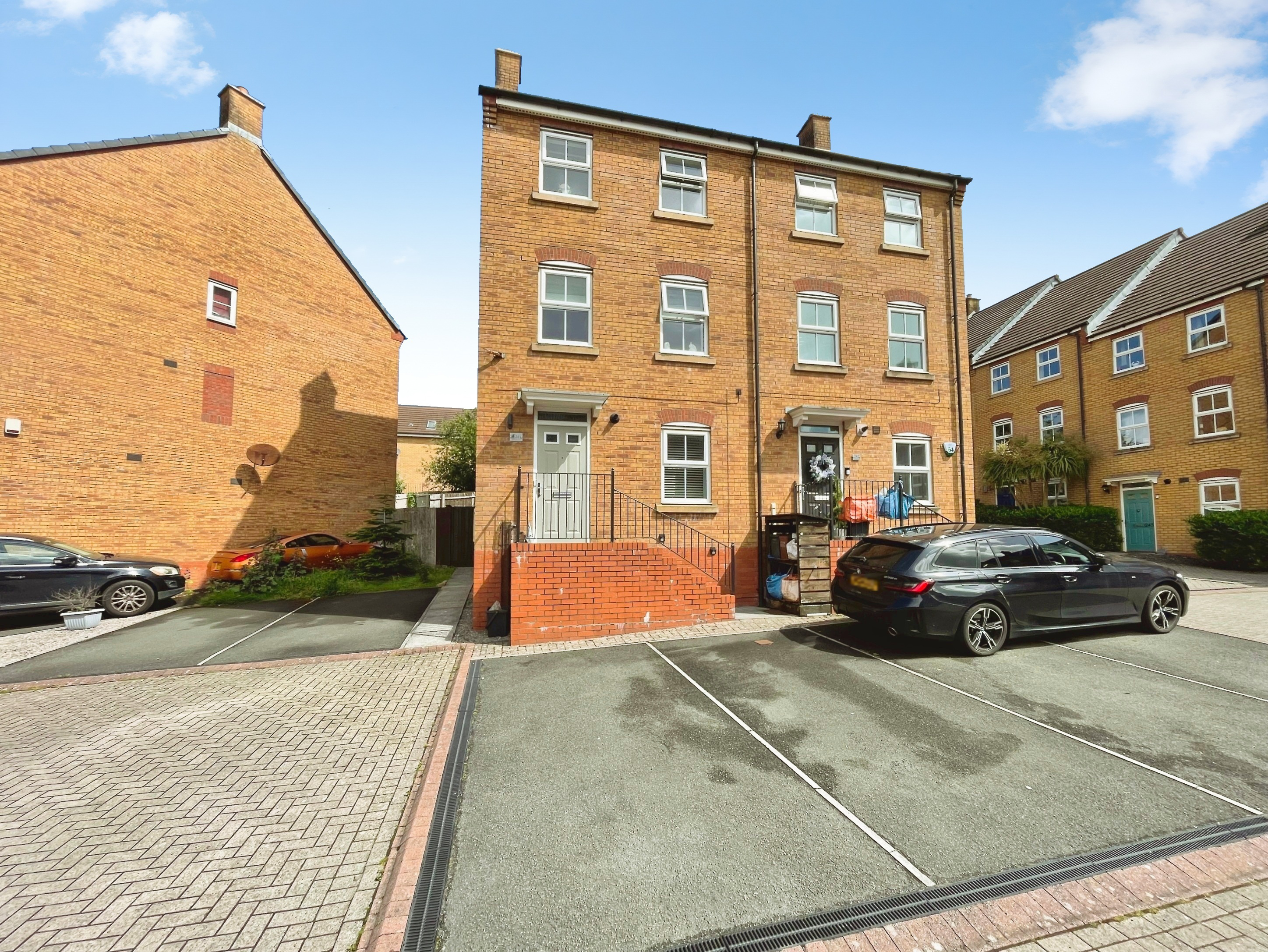 Longacres, Bridgend, CF31