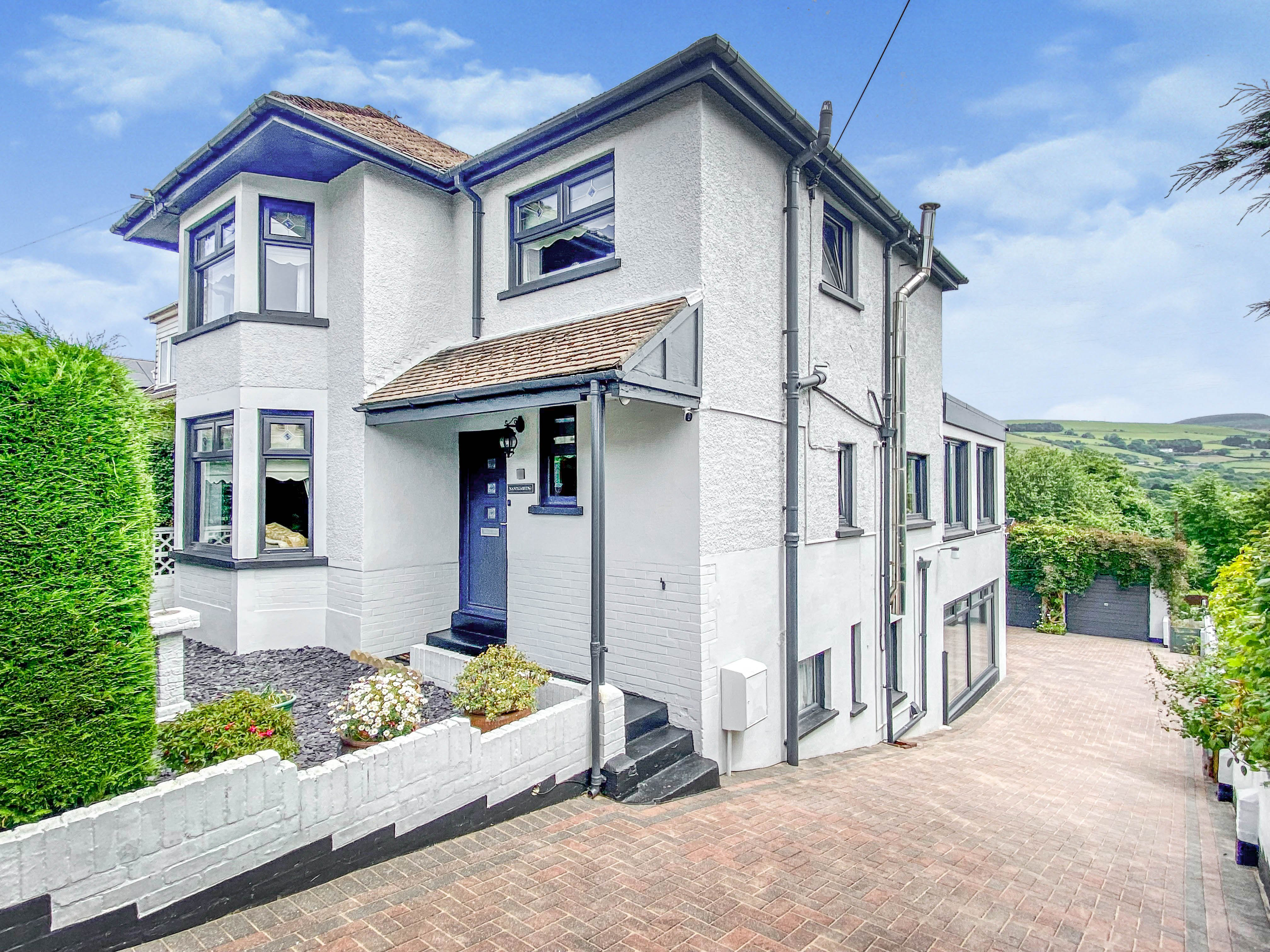 Bridgend Road, Llangynwyd, CF34
