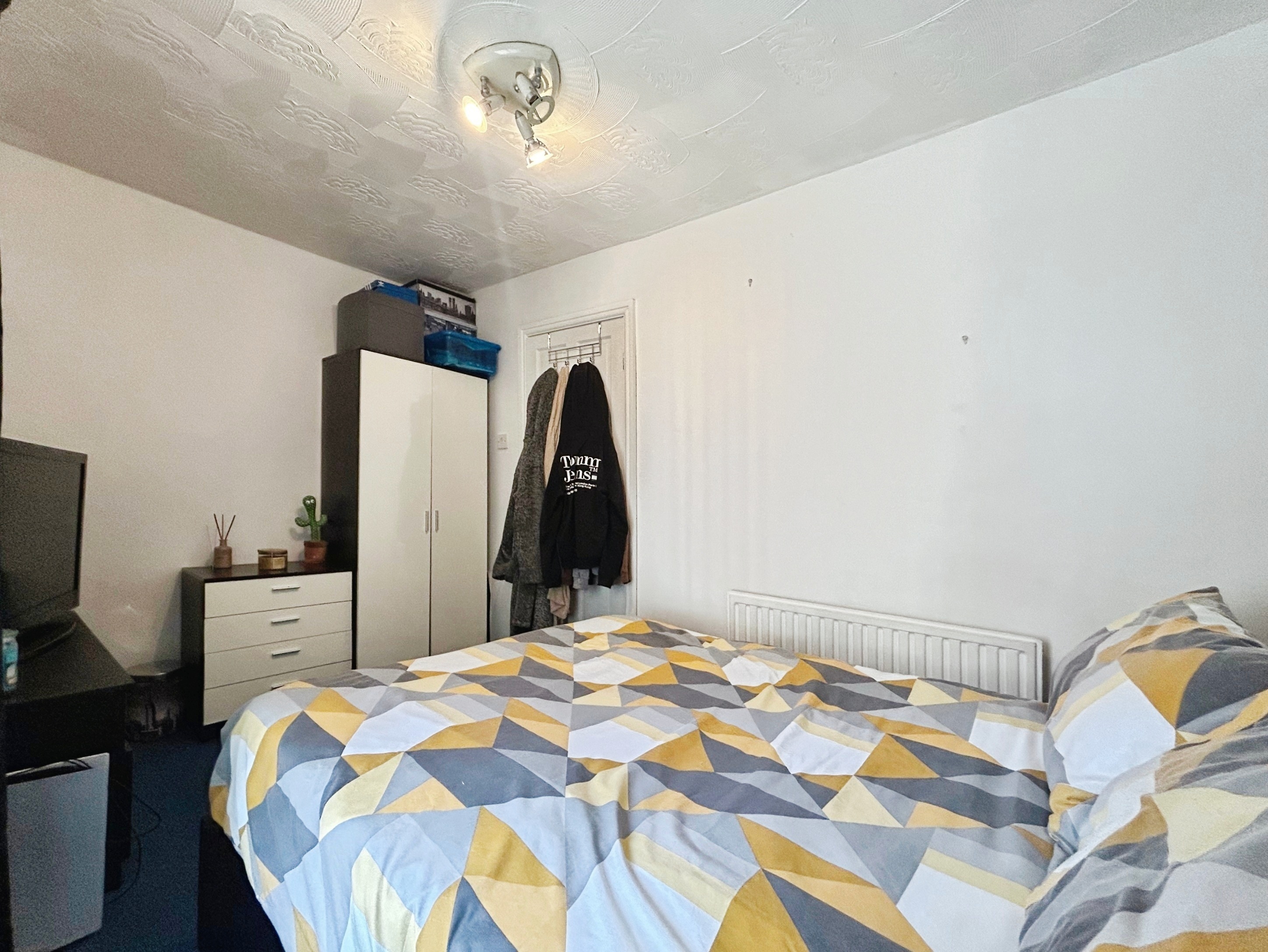 High Street, Ogmore Vale, CF32, photo 9