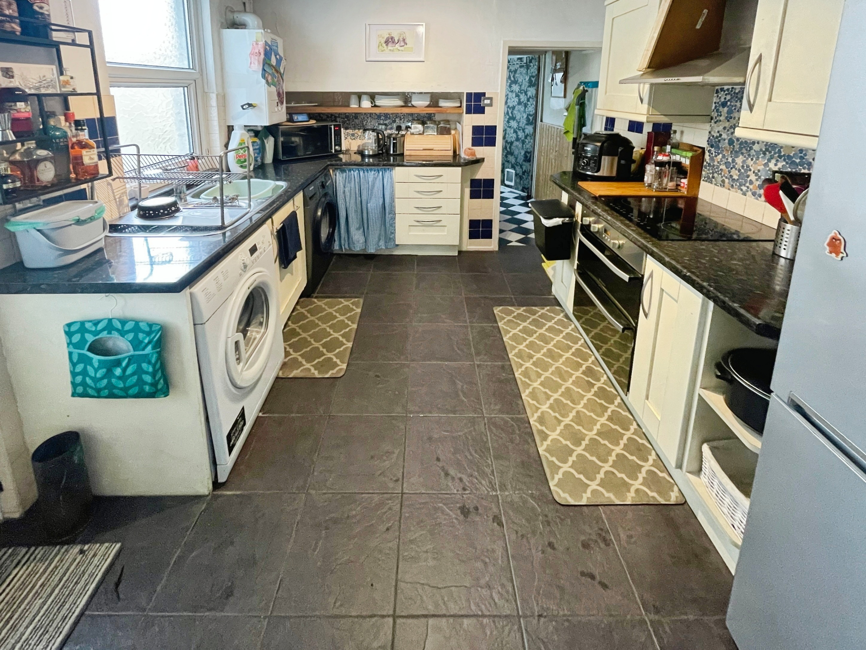 Newcastle Hill, Bridgend, CF31, photo 3