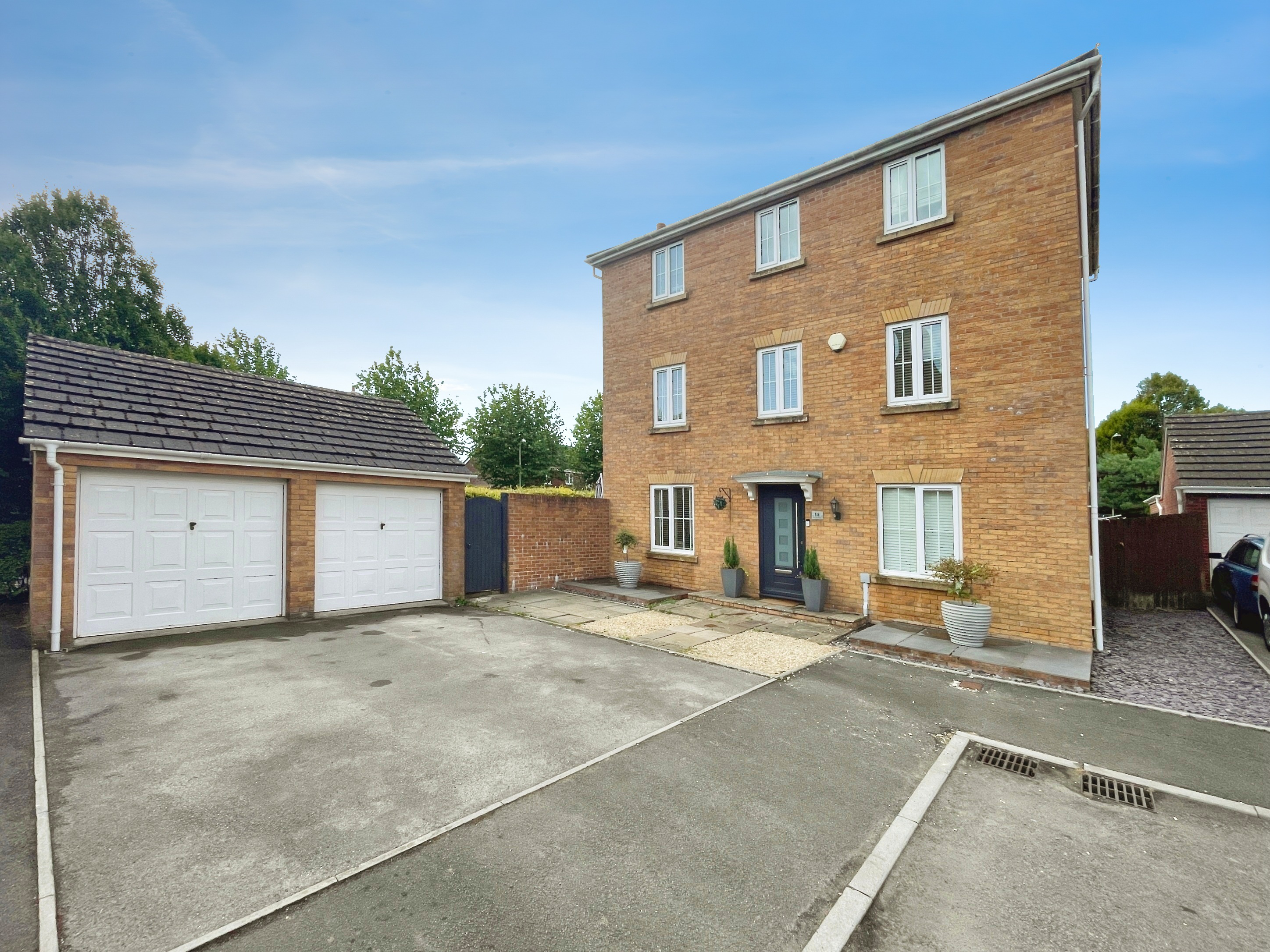 Parc Bronhaul, Bridgend, CF31