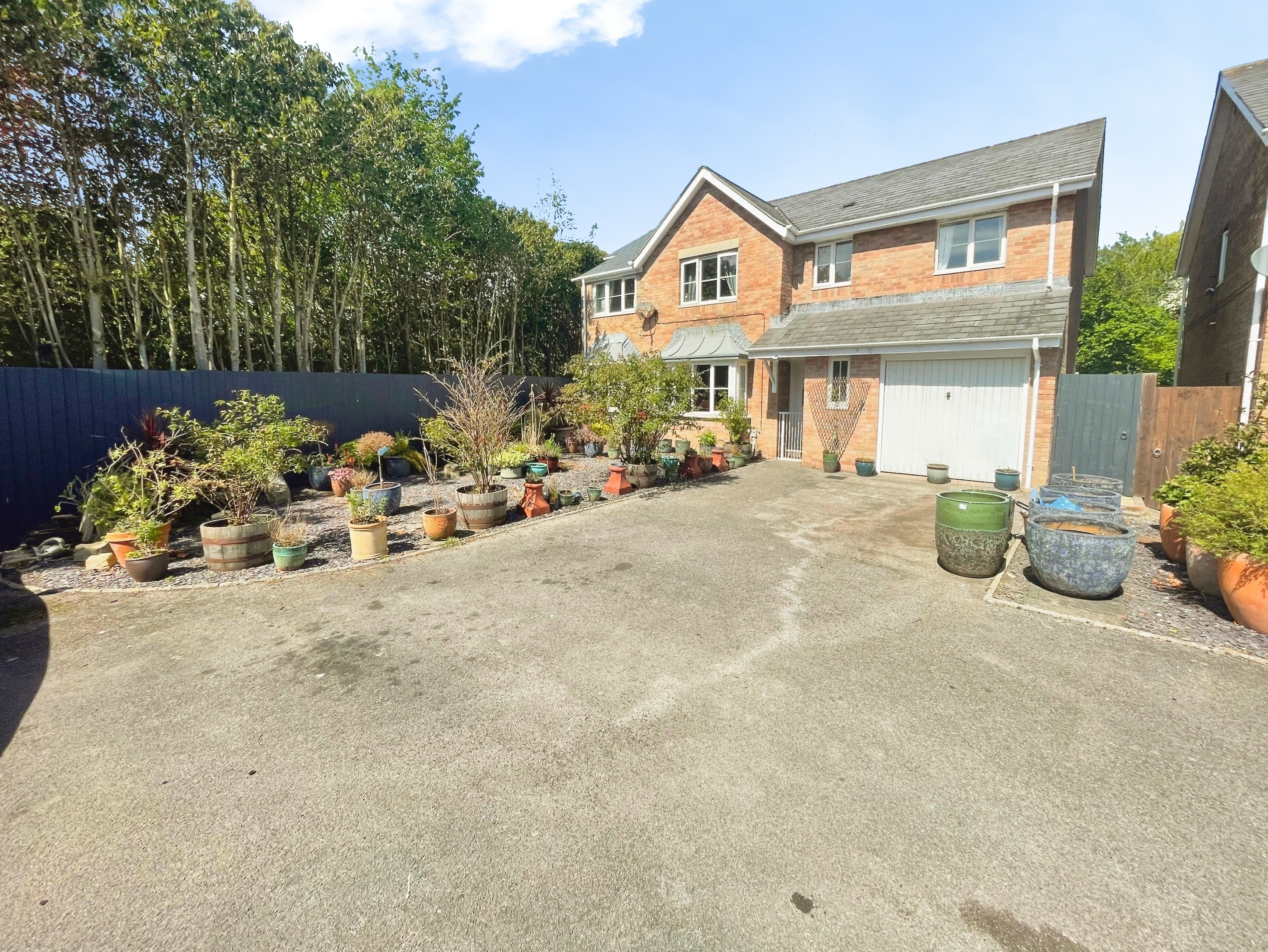 Llys Eglwys, Bridgend, CF31