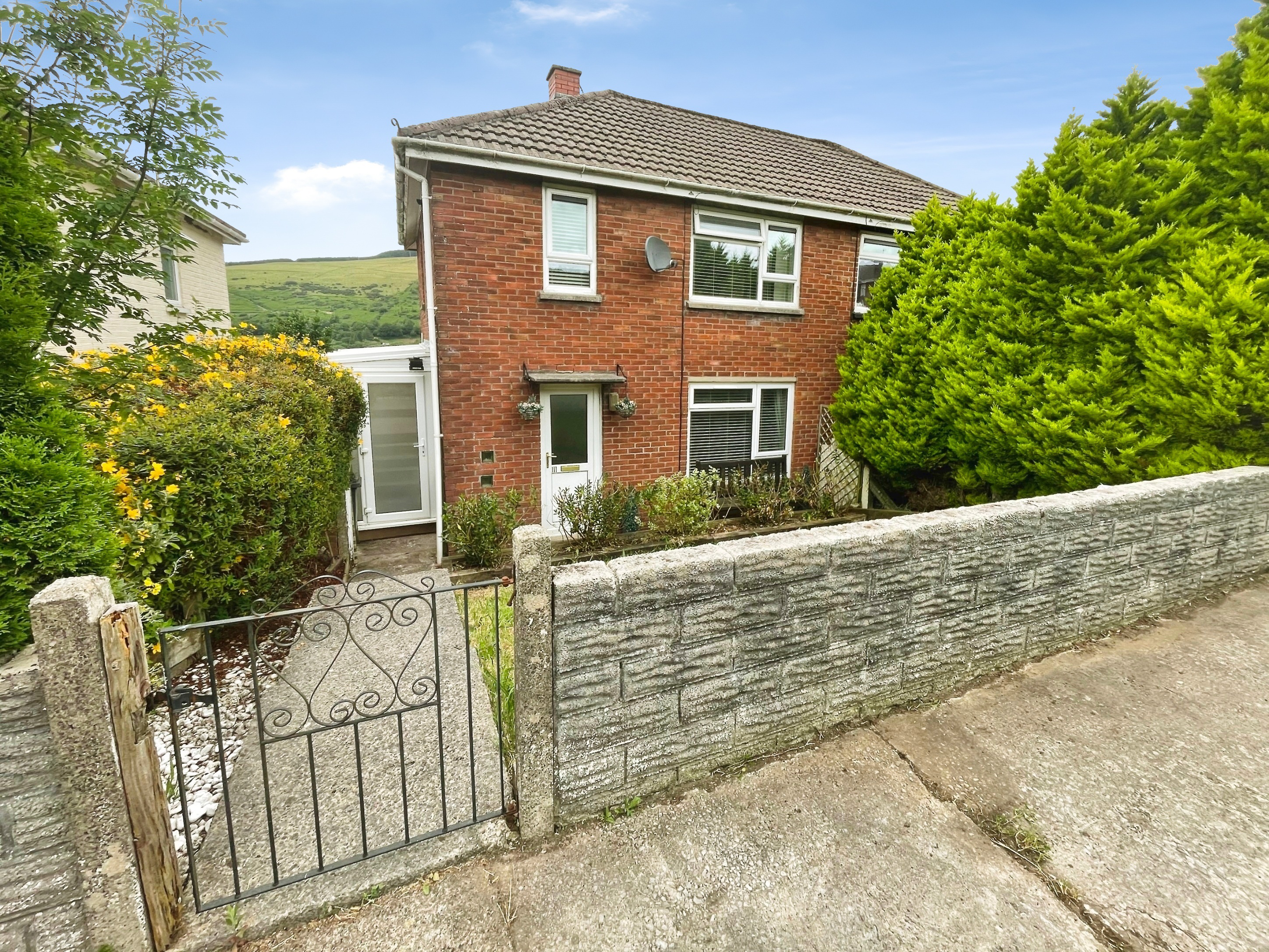 Pen-Y-Mynydd, Bettws, CF32