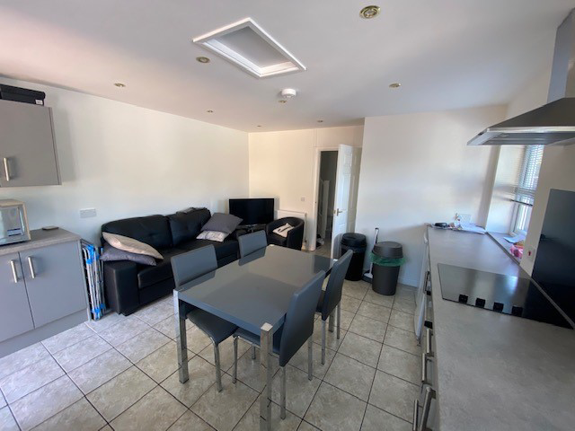 St. Marks Avenue, Cardiff, CF14, photo 3