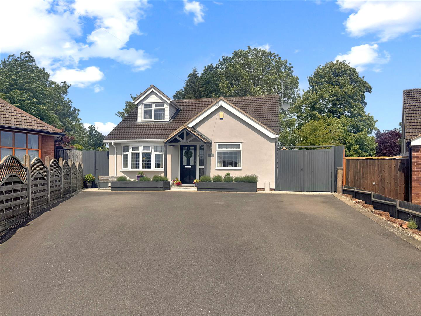 Warren Road, Enderby.