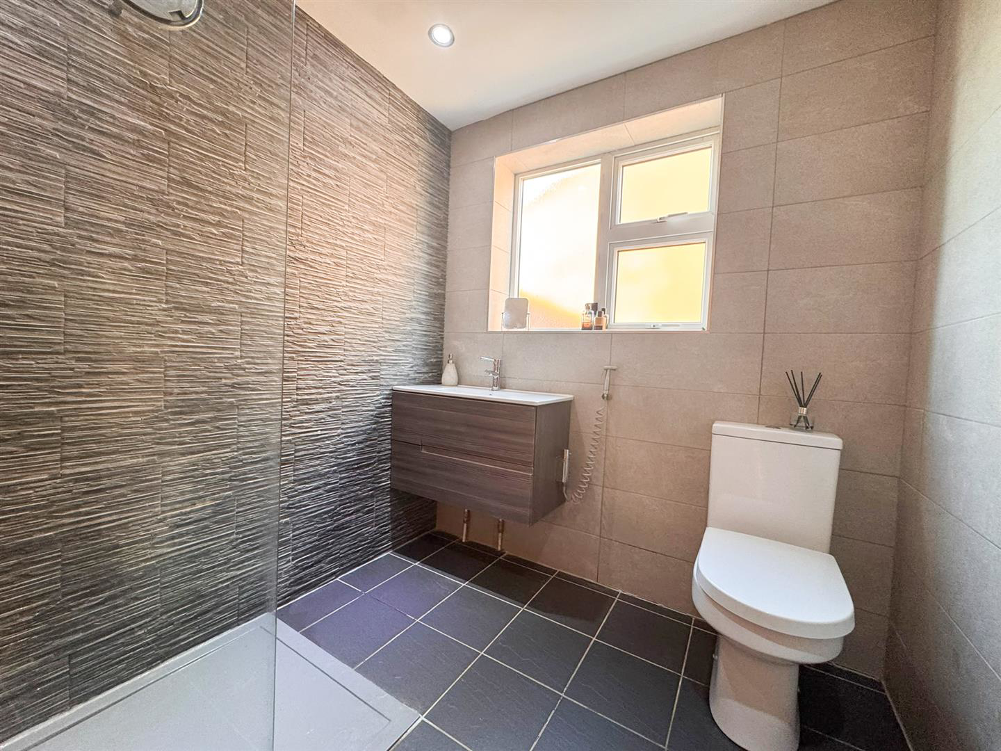 Calver Crescent, Sapcote., photo 13