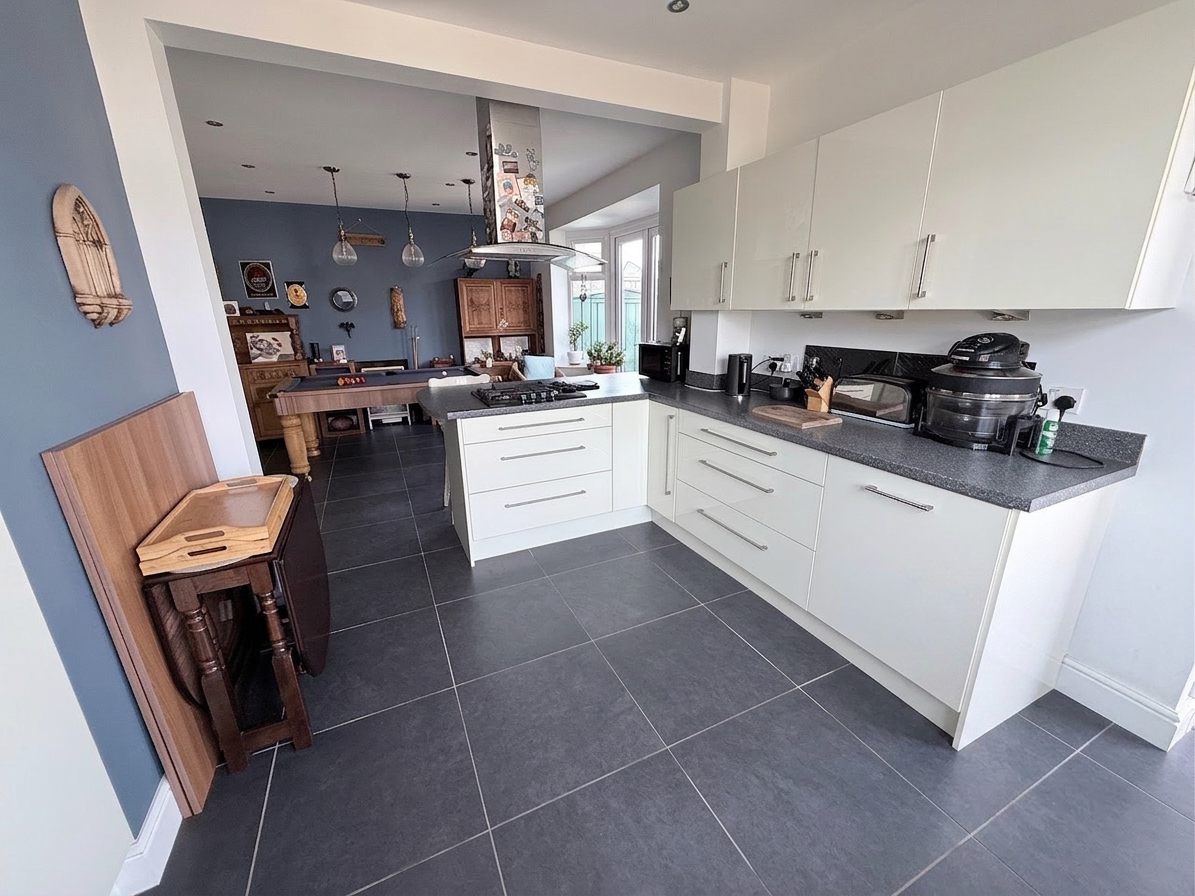 Glenfield Road, Leicester, LE3, photo 3