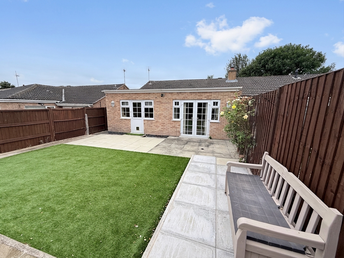 Staindale, Wigston, LE18