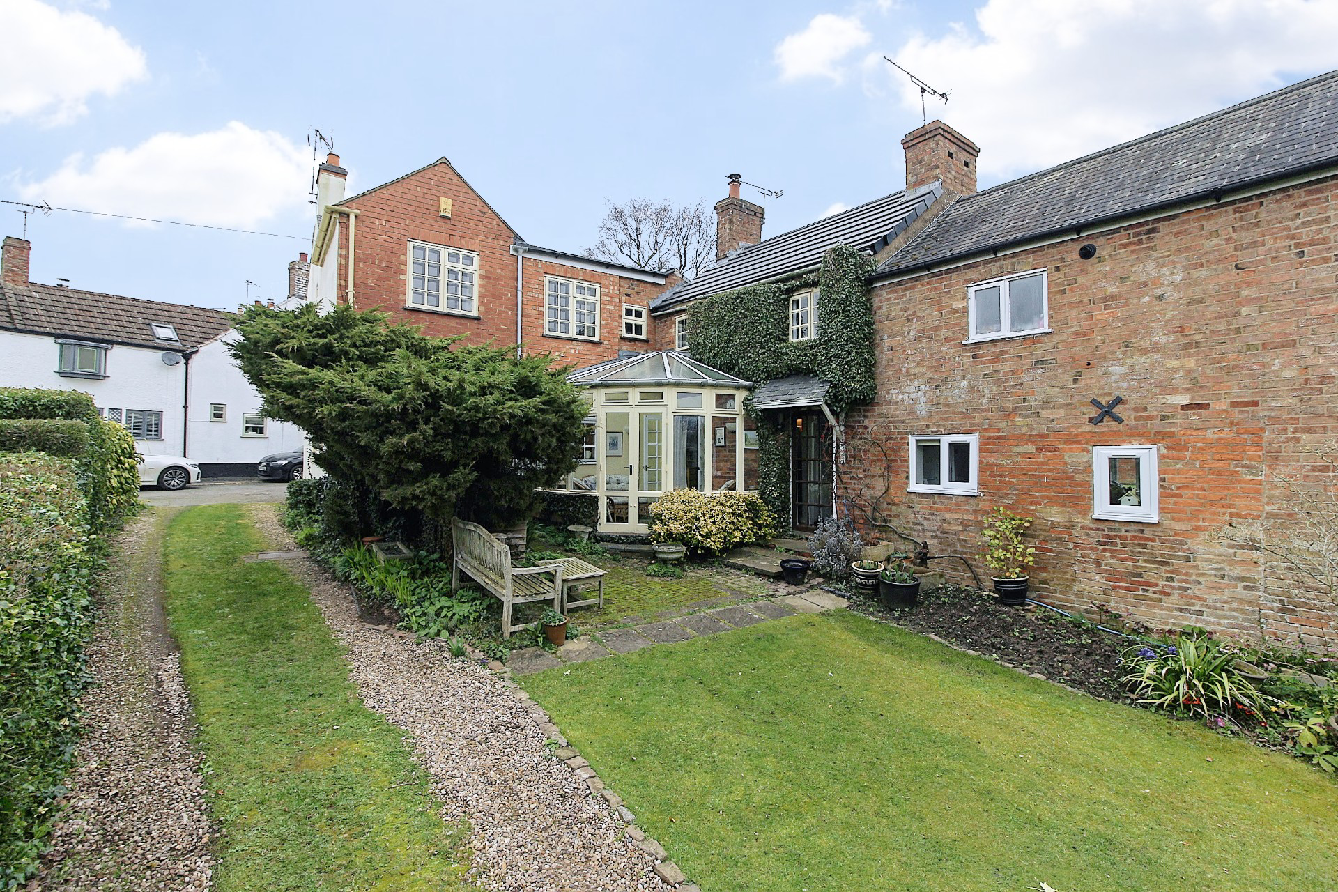South Close, Arnesby, LE8