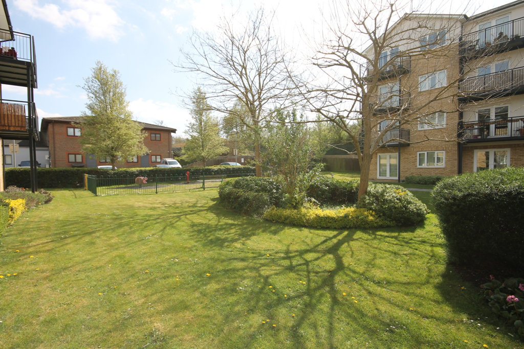 Sharps Court, SG4, photo 7
