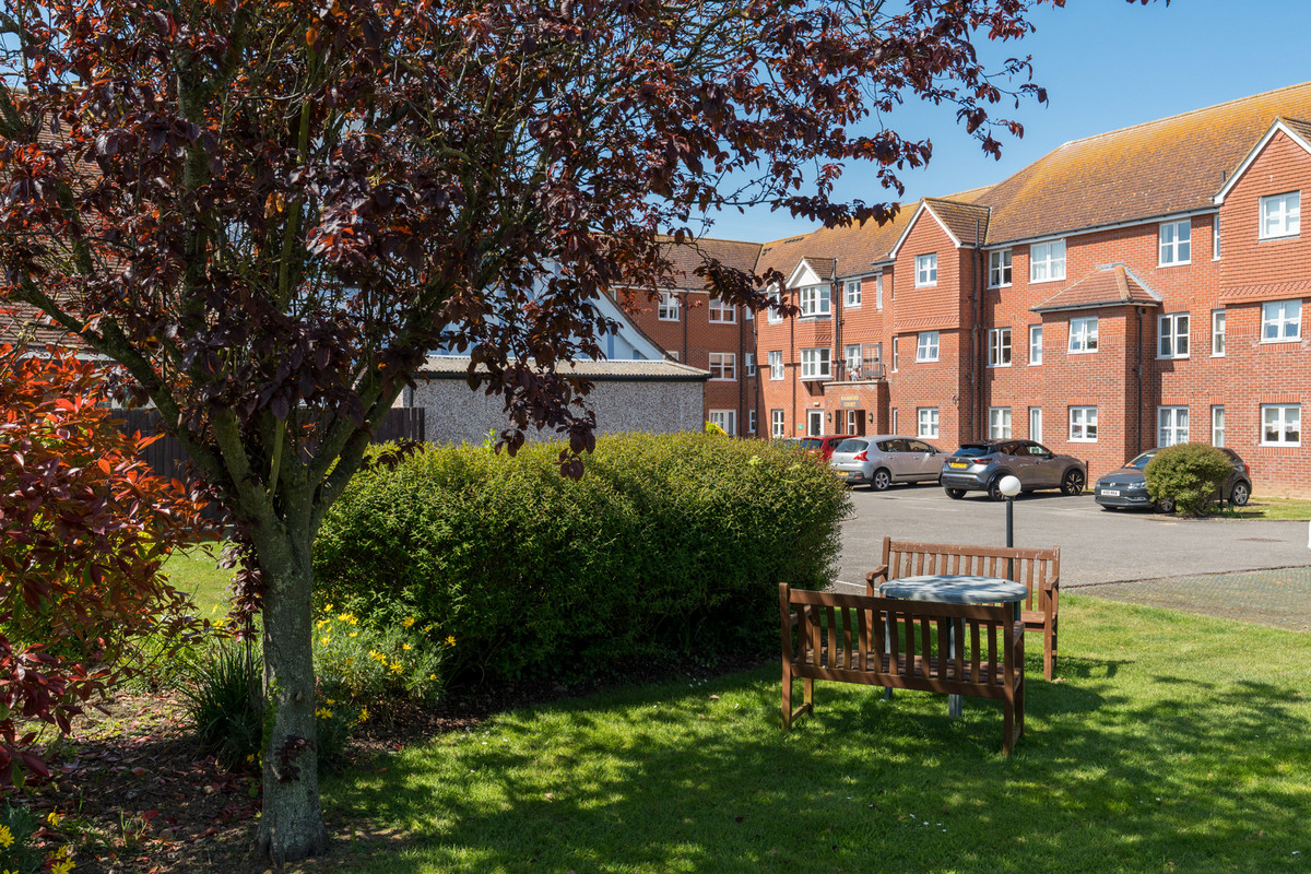 Connaught Avenue, Frinton-on-sea, CO13 9, photo 18