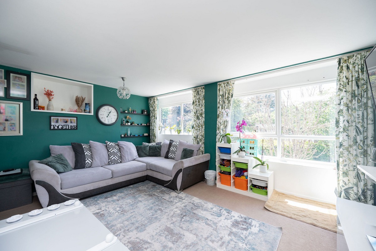 Ashleigh Road, Horsham, RH12, photo 3