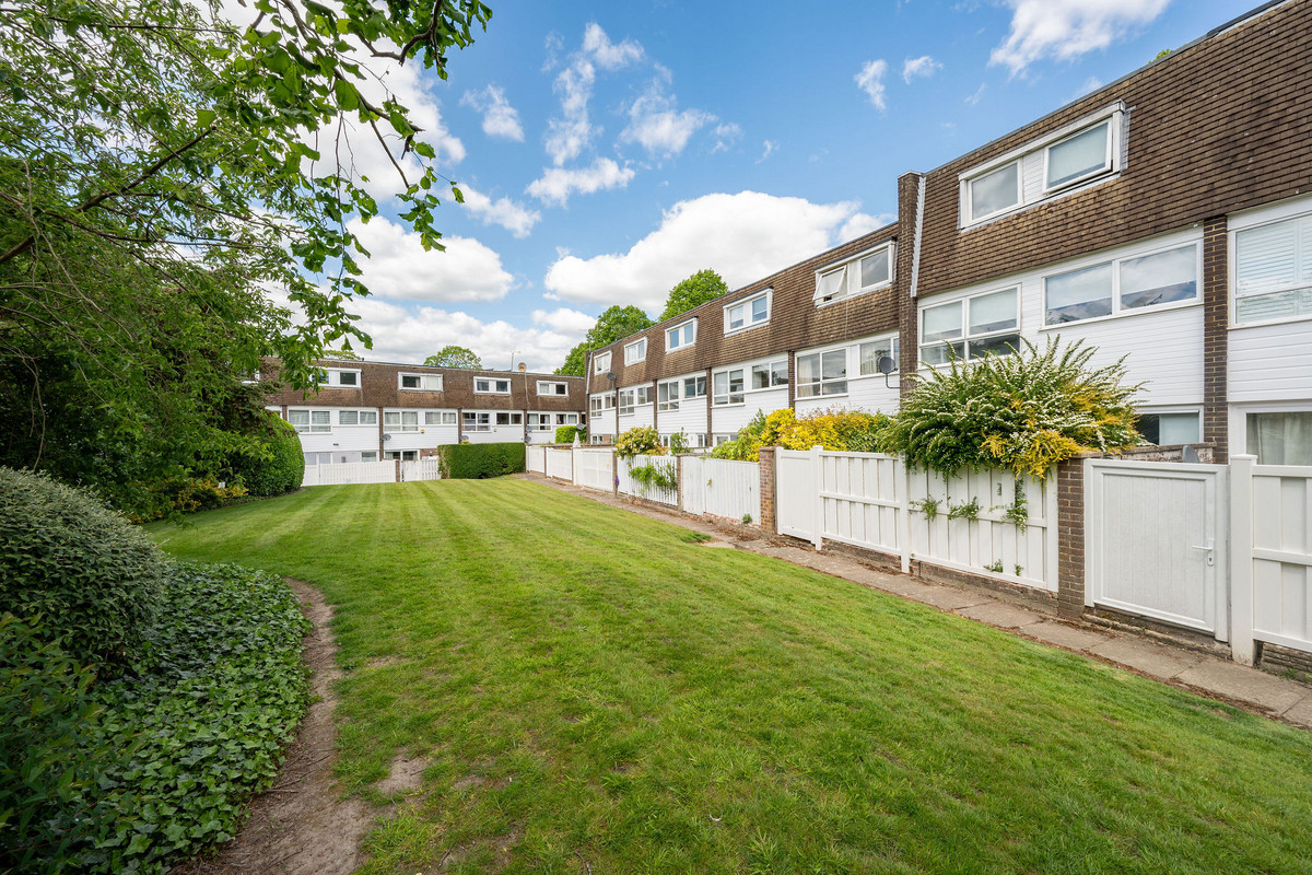 Ashleigh Road, Horsham, RH12, photo 17