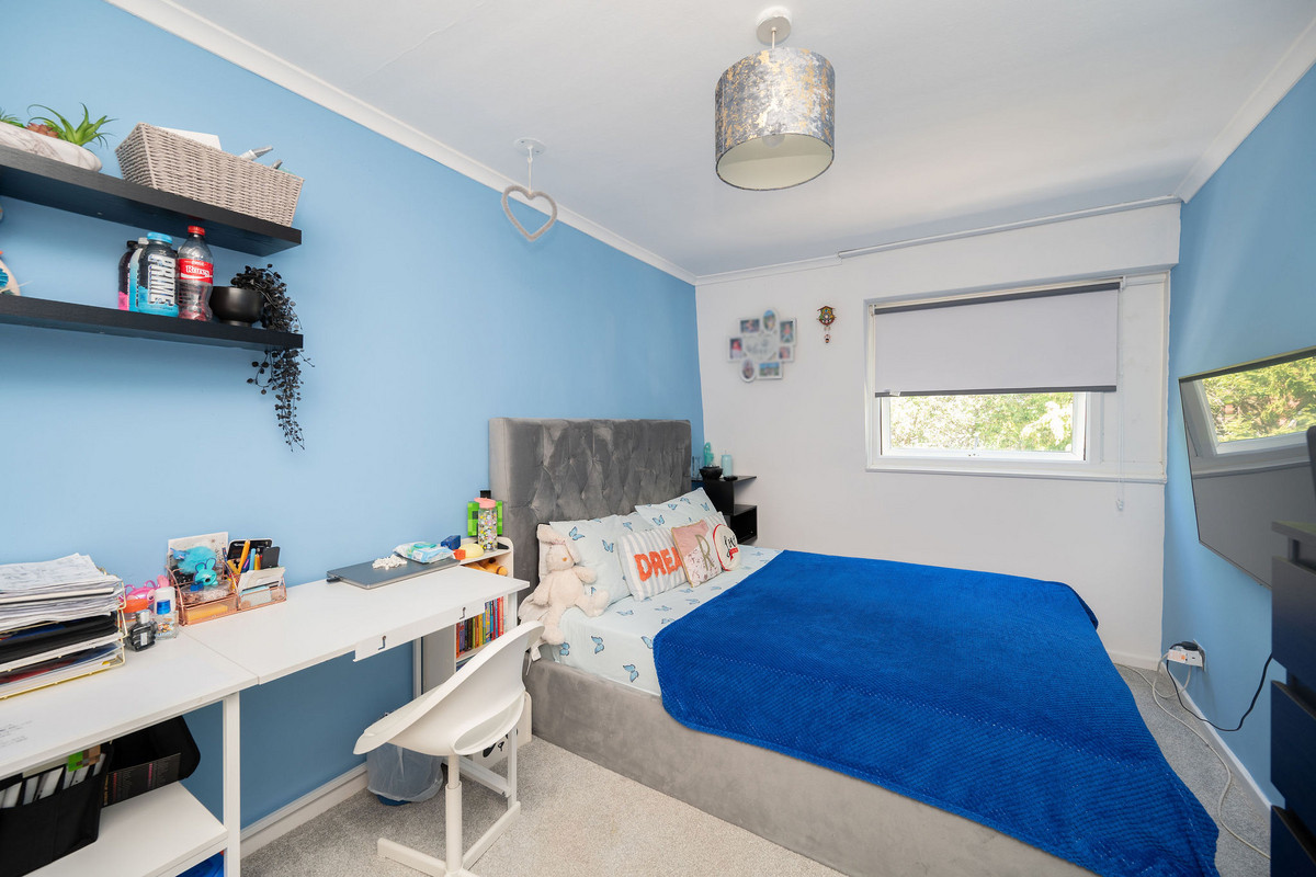 Ashleigh Road, Horsham, RH12, photo 11