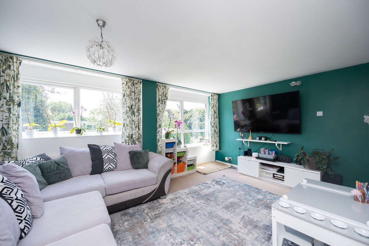 Ashleigh Road, Horsham, RH12, photo 2