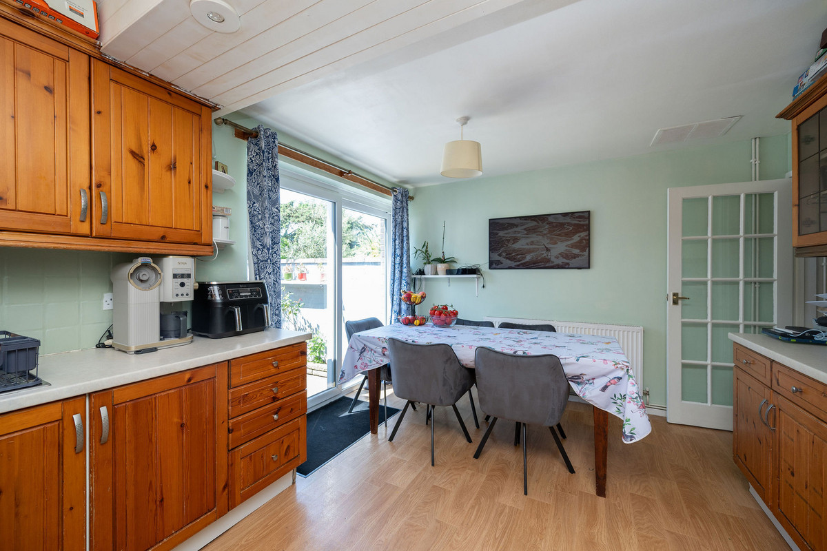 Ashleigh Road, Horsham, RH12, photo 6