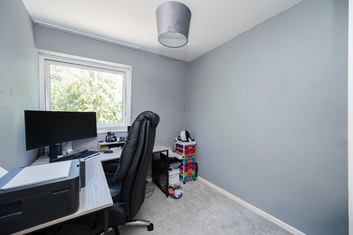 Ashleigh Road, Horsham, RH12, photo 13