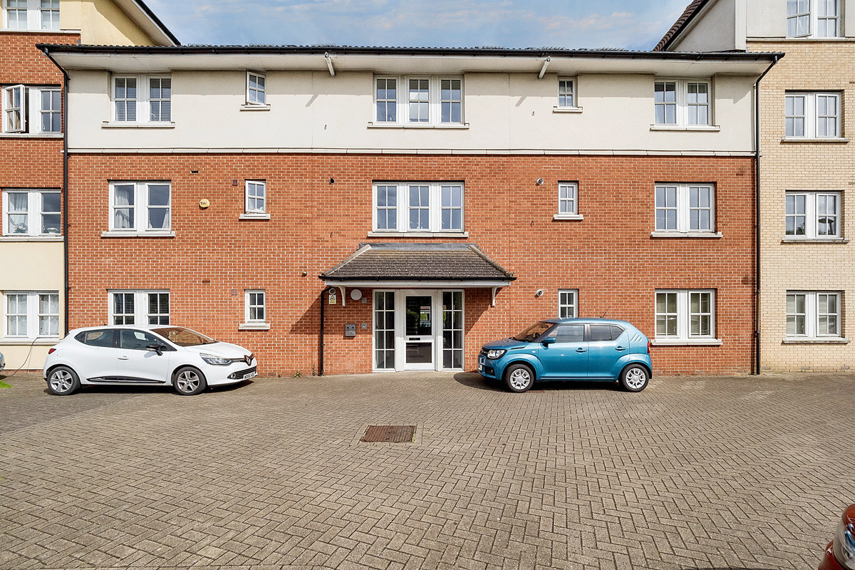 Churchill Avenue, Basildon, SS14, photo 15