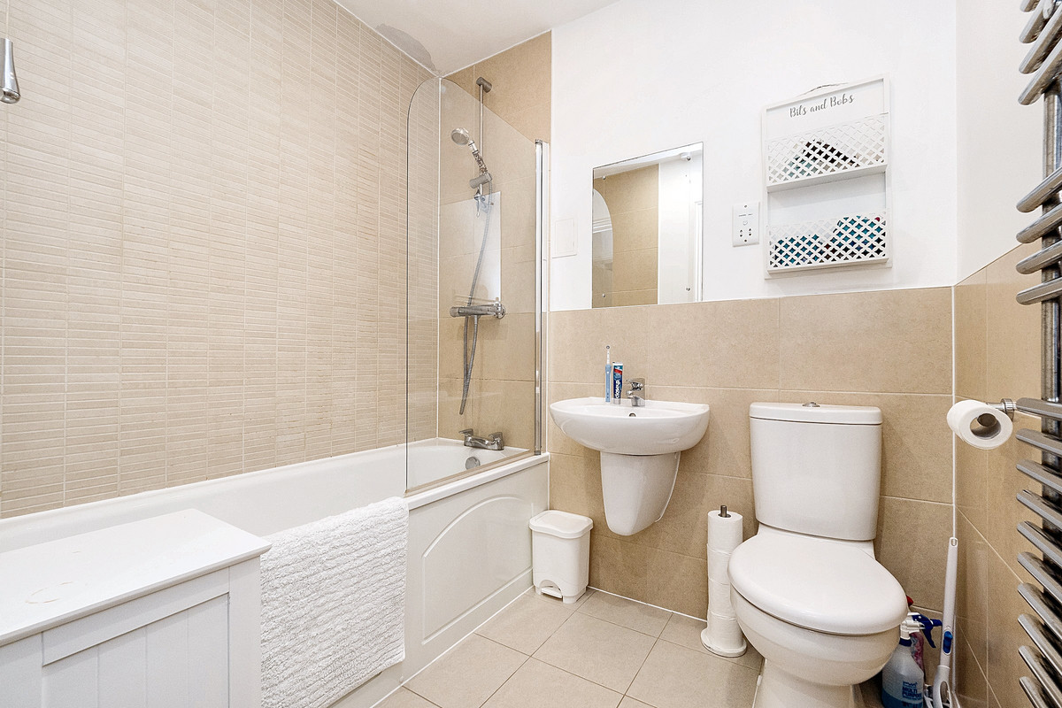 Churchill Avenue, Basildon, SS14, photo 14
