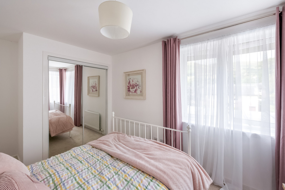 Mitchell Court, Dollar, FK14, photo 8