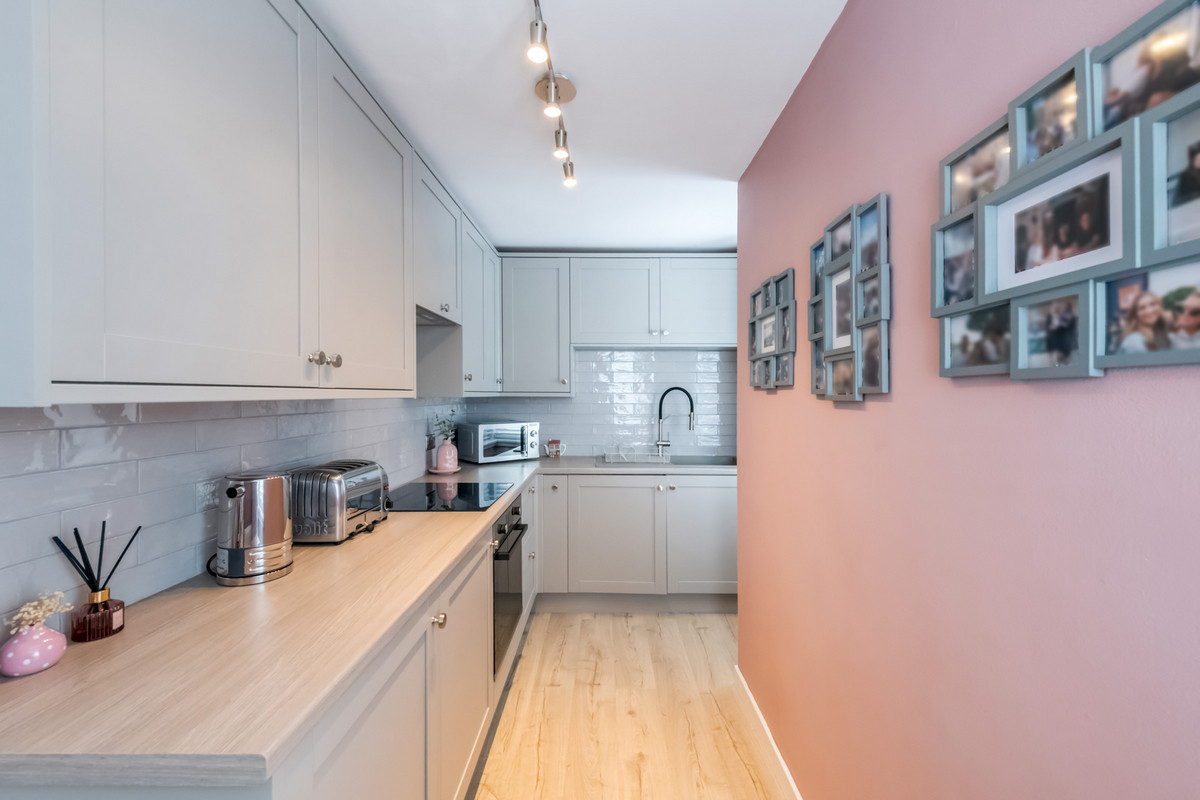 Mitchell Court, Dollar, FK14, photo 6