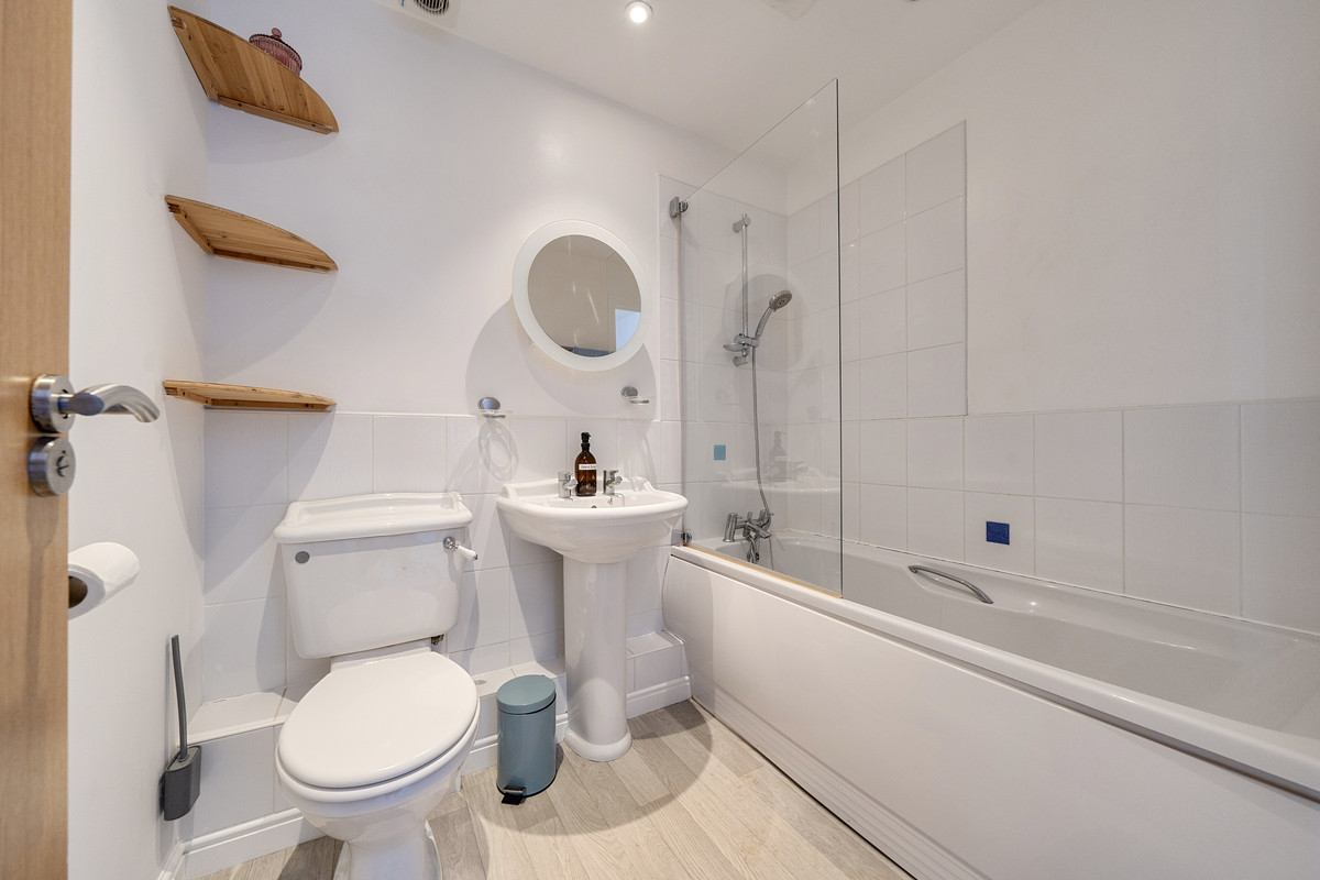 Walker Place, Hamble, SO31, photo 16