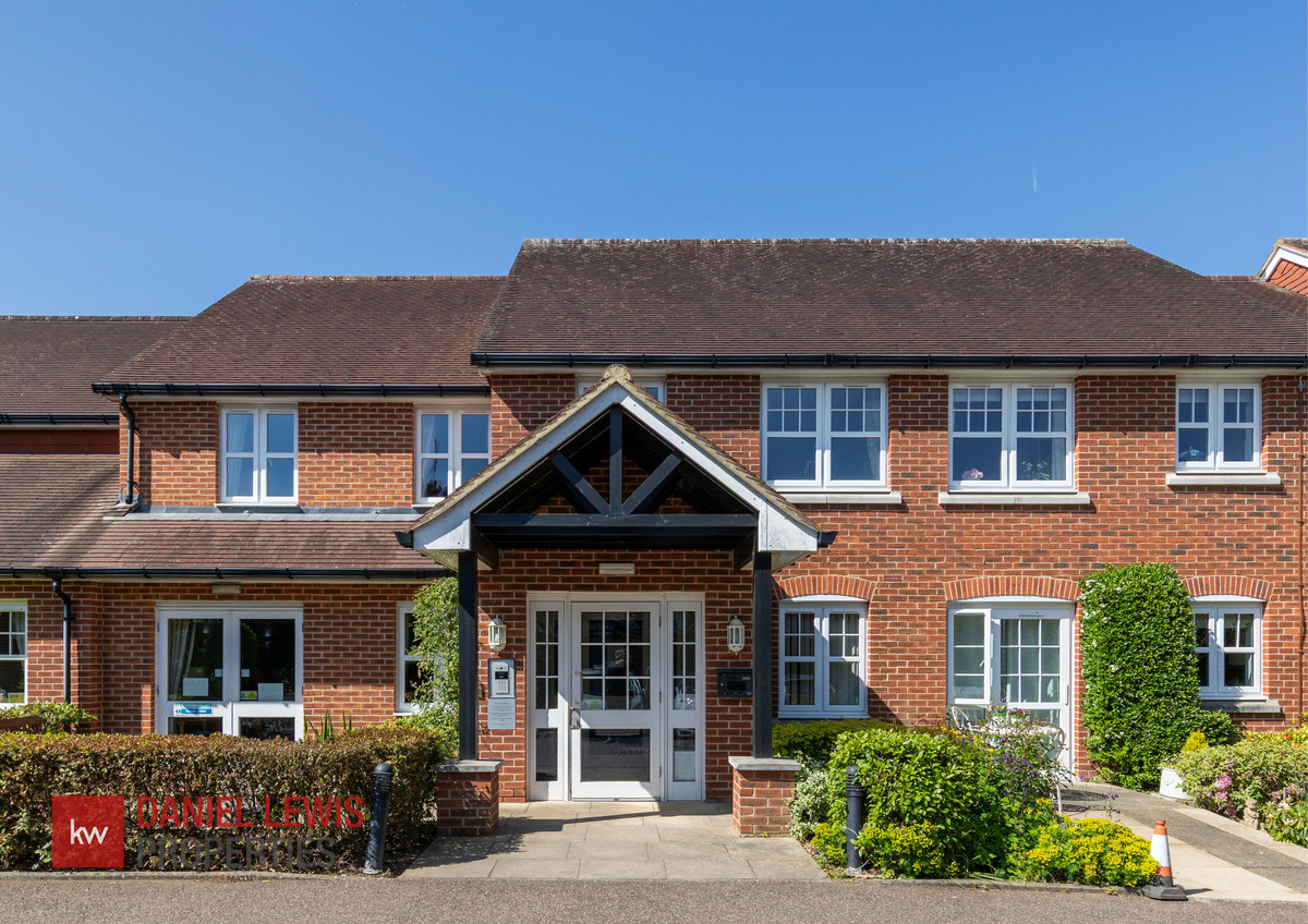 Stewart Court, Epping, CM16