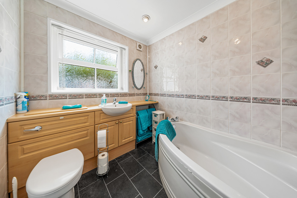 Bexhill Close, Pontefract, WF8, photo 4