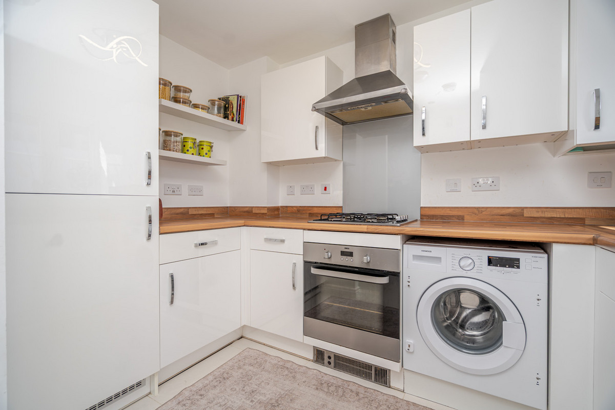 Curacao Crescent, Newton Leys, Milton Keynes, MK3, photo 4