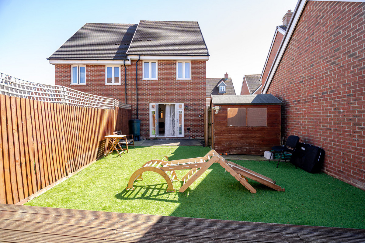 Curacao Crescent, Newton Leys, Milton Keynes, MK3, photo 12