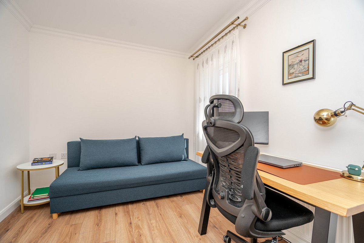 Curacao Crescent, Newton Leys, Milton Keynes, MK3, photo 13