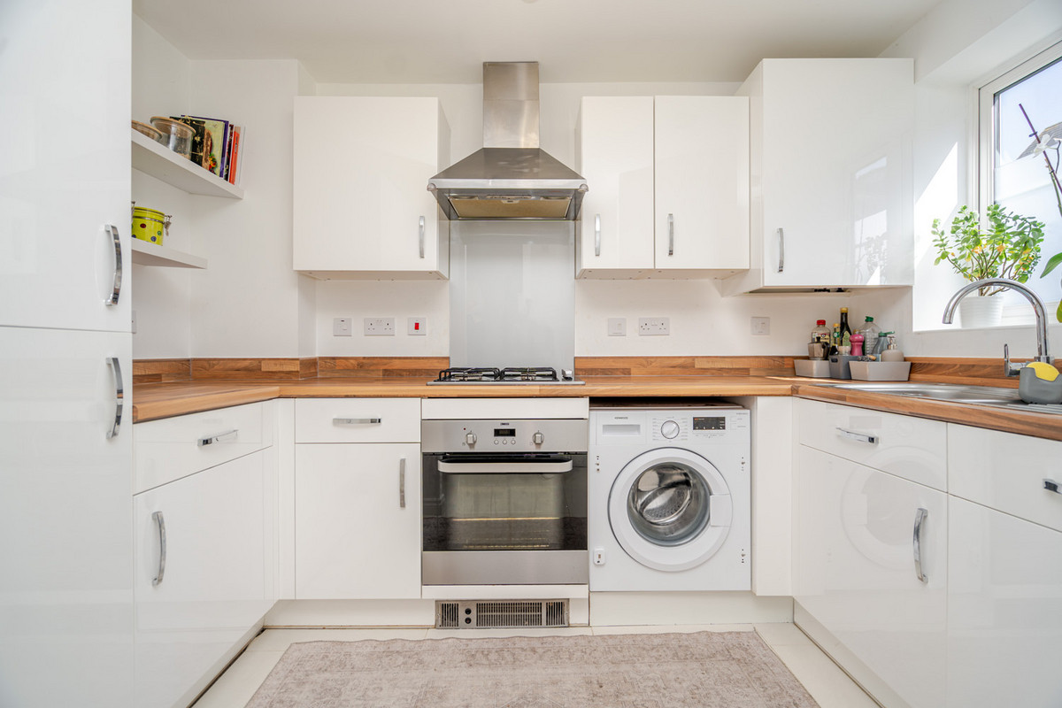 Curacao Crescent, Newton Leys, Milton Keynes, MK3, photo 2
