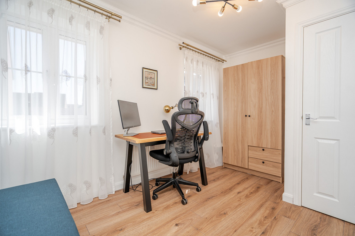 Curacao Crescent, Newton Leys, Milton Keynes, MK3, photo 14
