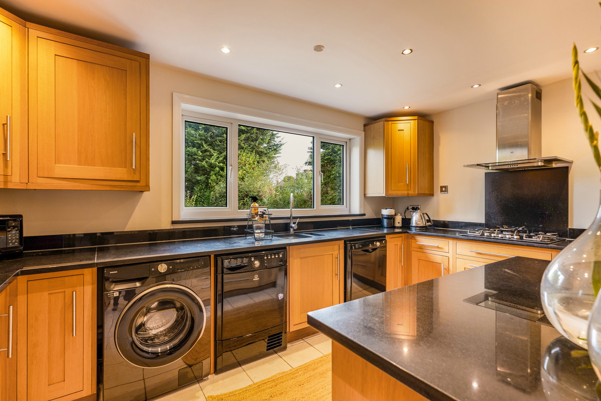Crawley Road, Horsham, RH12, photo 6