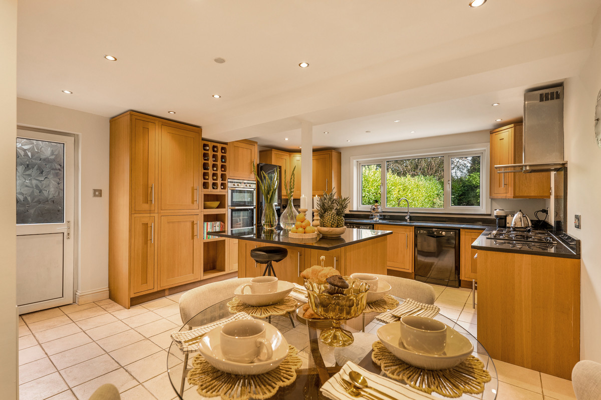 Crawley Road, Horsham, RH12, photo 3