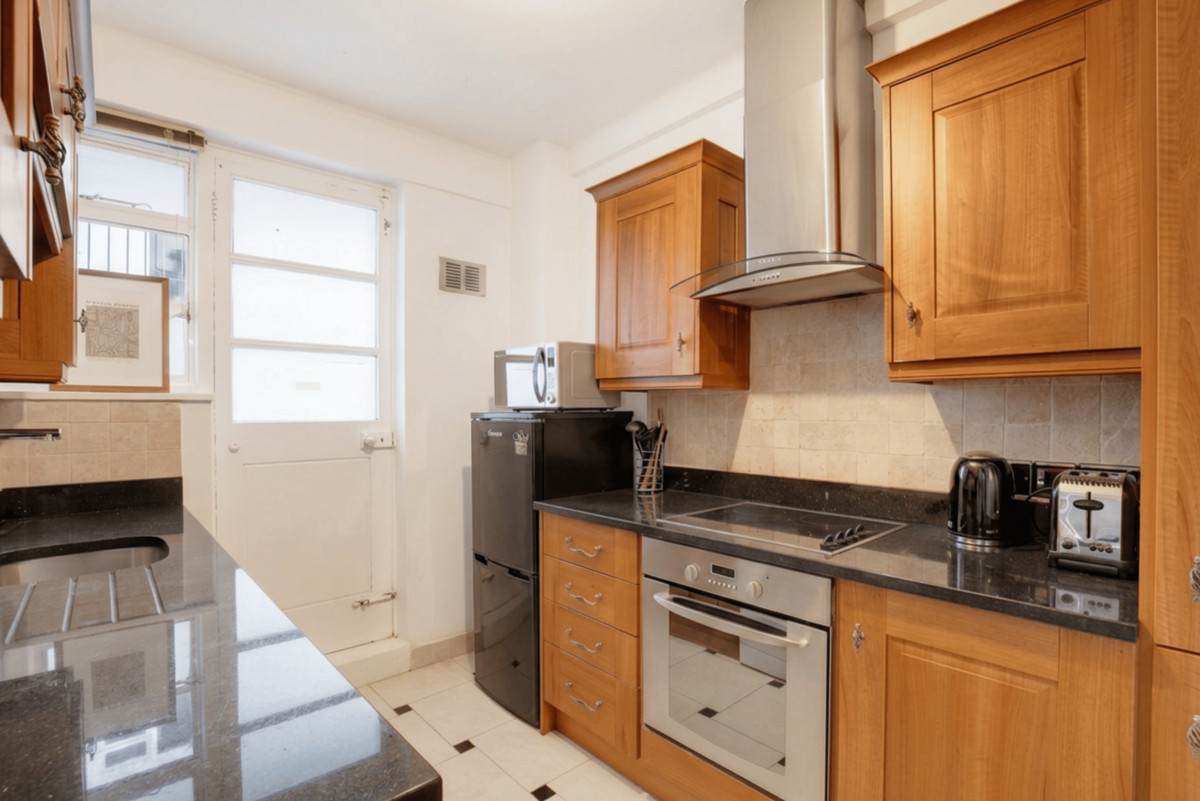 Hatherley Grove, London, W2, photo 11