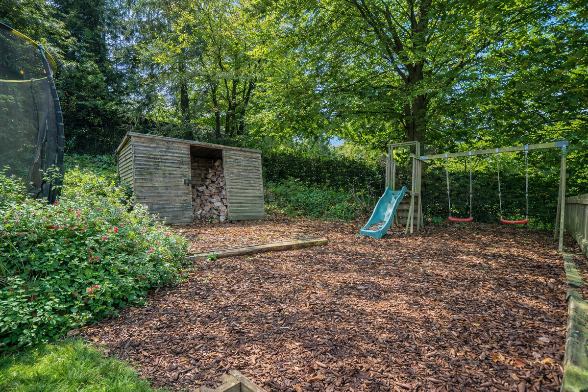 West Hill, Aspley Guise MK17, photo 29