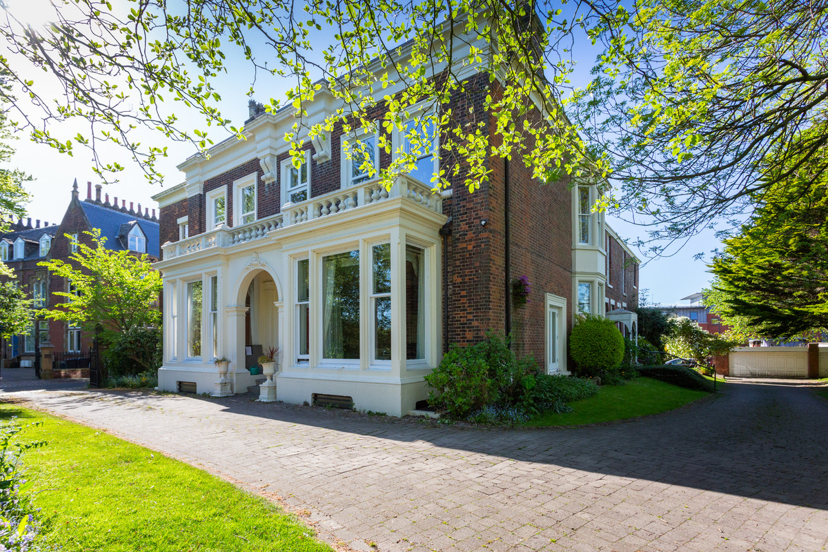 East Cliff Road, Preston, PR1
