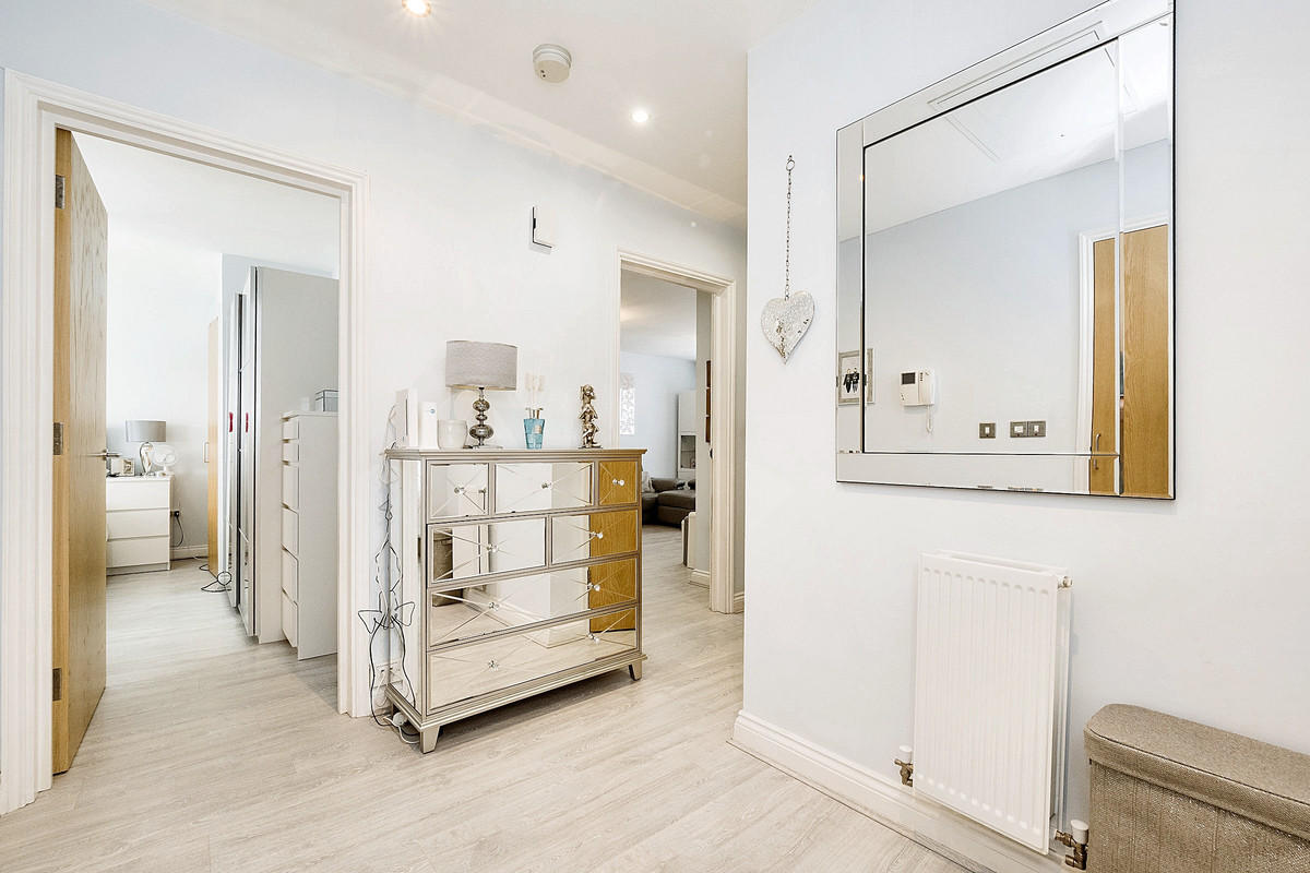 Churchill Avenue, Basildon, SS14, photo 5