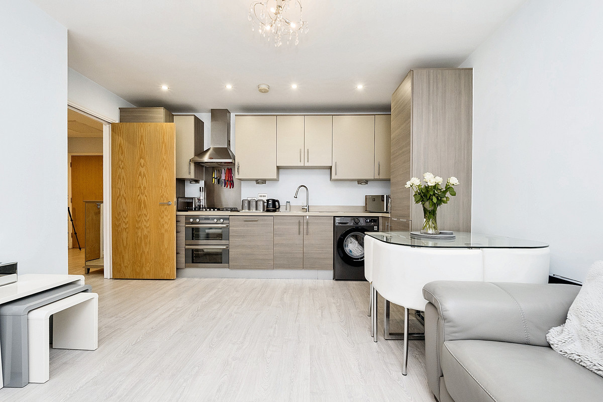 Churchill Avenue, Basildon, SS14, photo 7