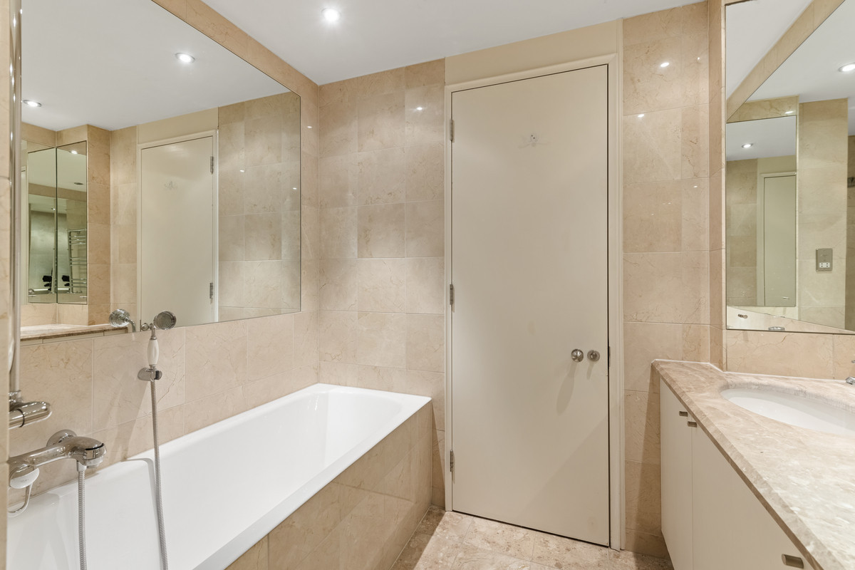 Belgrave Court, London, E14, photo 20