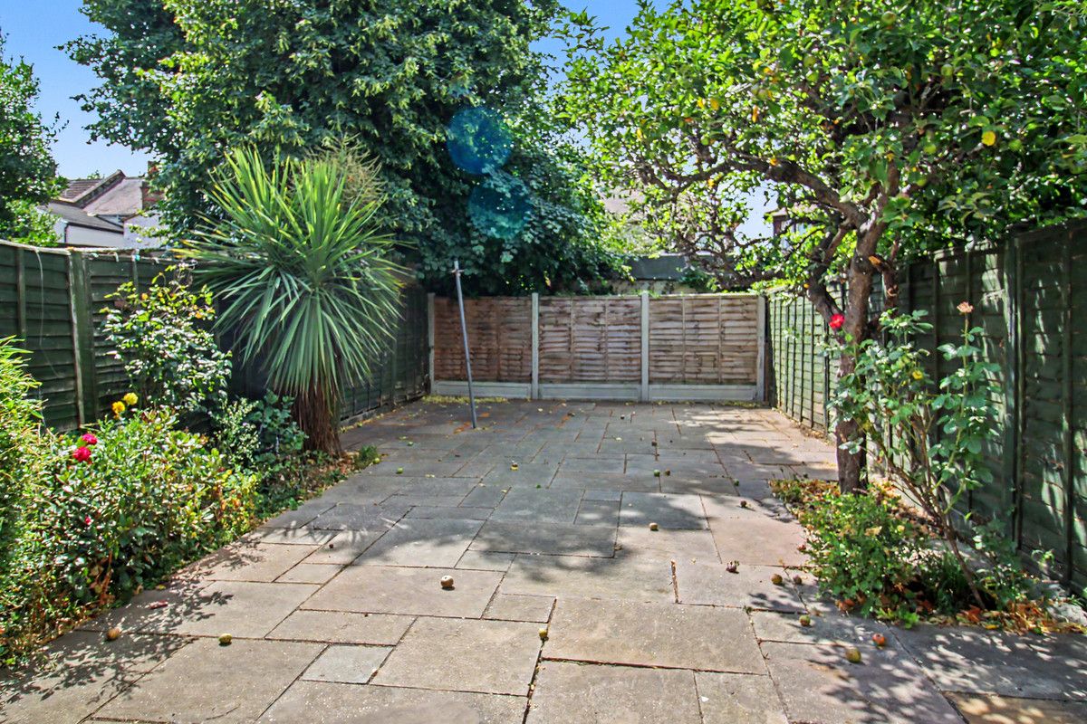 Lichfield Road, London, E6, photo 2
