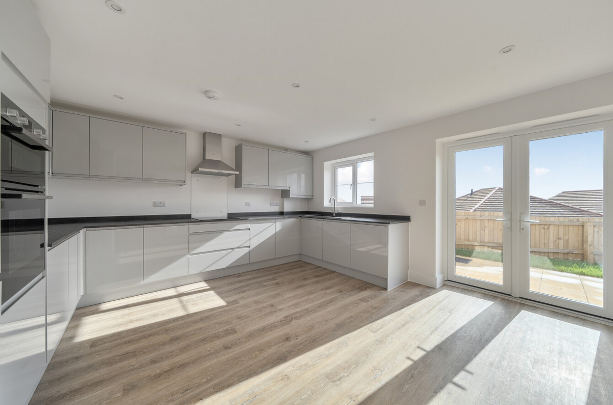 35 Broadweavers Close, Wincanton, BA9, photo 5