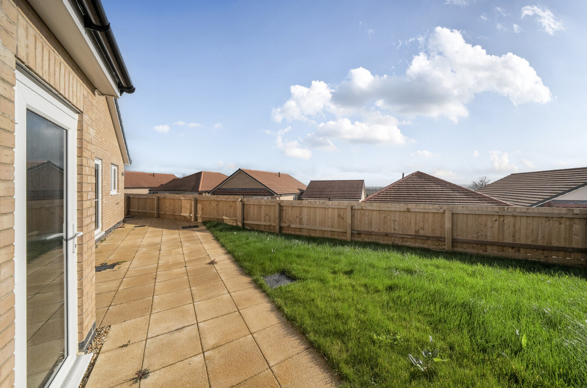35 Broadweavers Close, Wincanton, BA9, photo 13