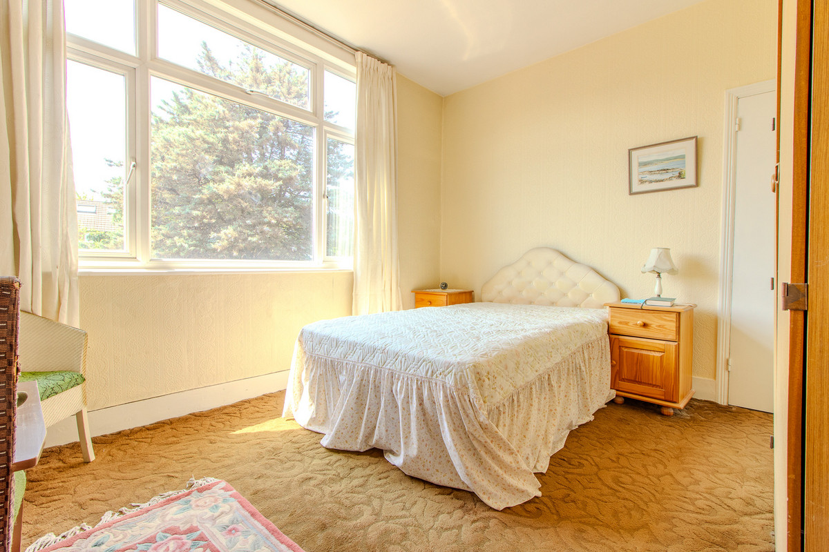 Connaught Gardens, London, N13, photo 7
