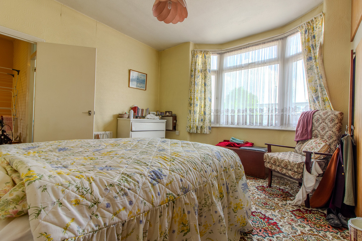 Connaught Gardens, London, N13, photo 8