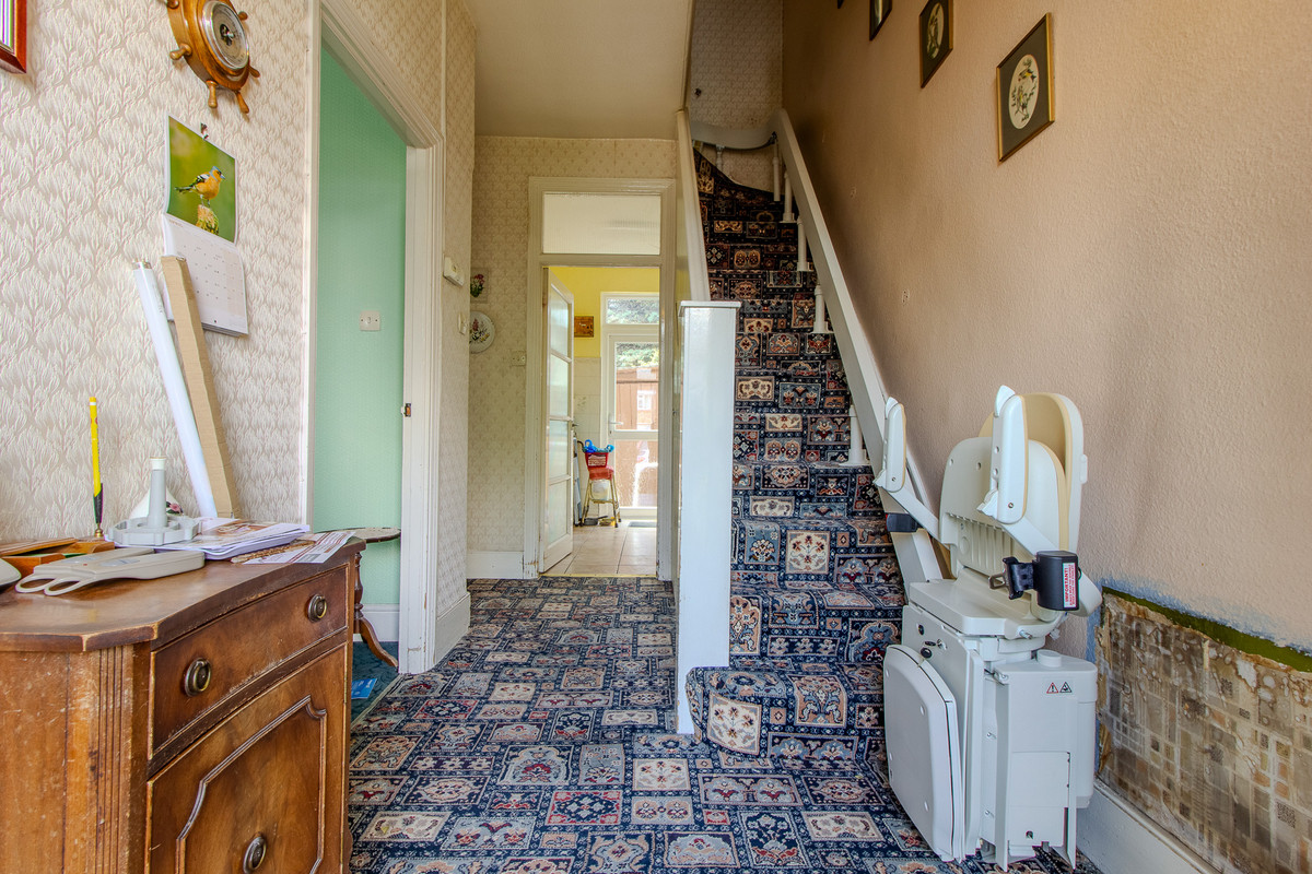 Connaught Gardens, London, N13, photo 6